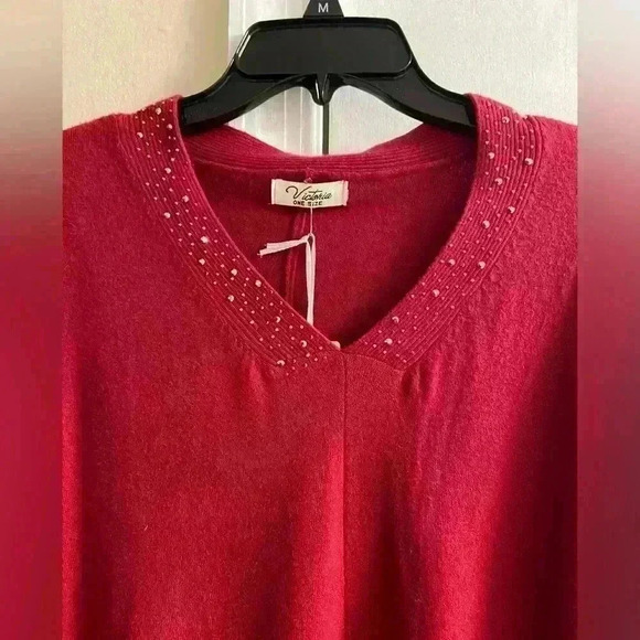 Victoria Collection New York dark red poncho knit silver studded One size NWT - Picture 2 of 10